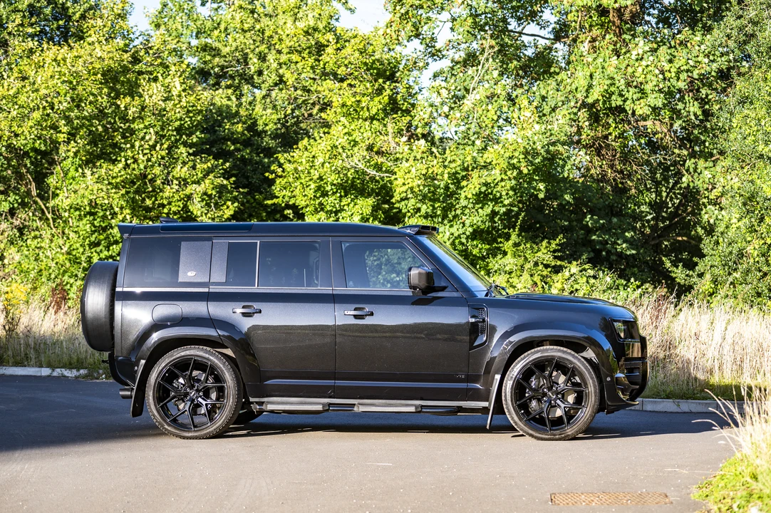 2022 Land Rover Defender 110 - Image 16 of 31