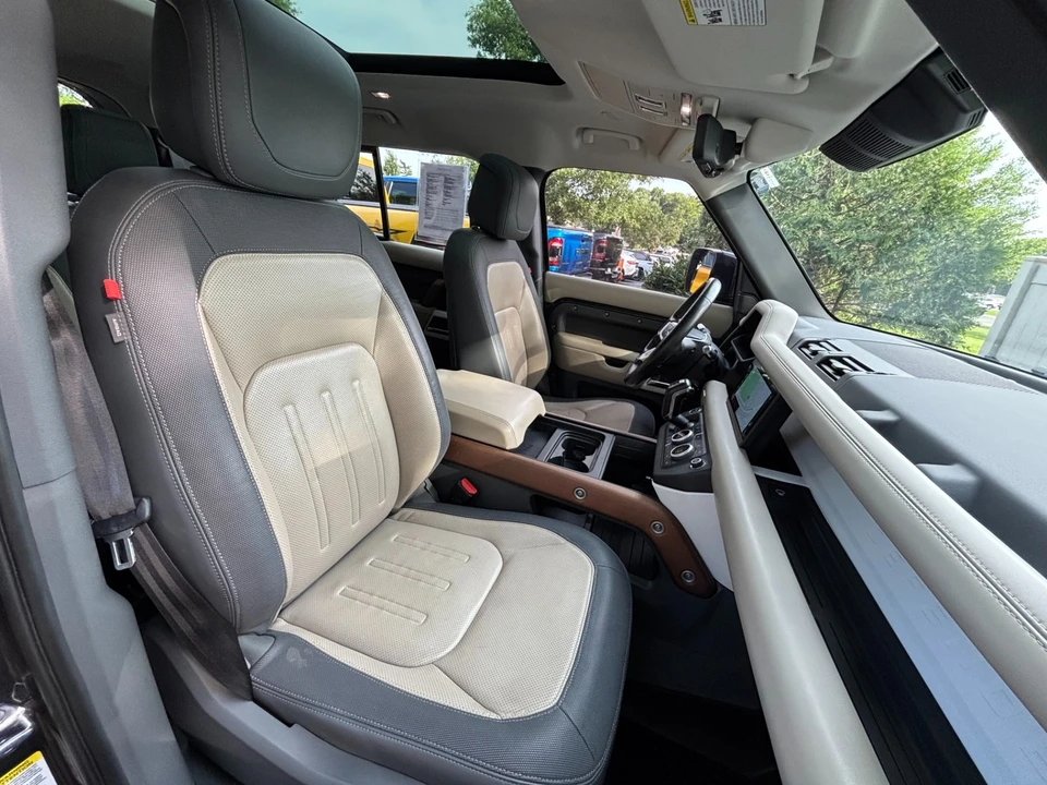 2022 Land Rover Defender L663 - Image 27 of 31