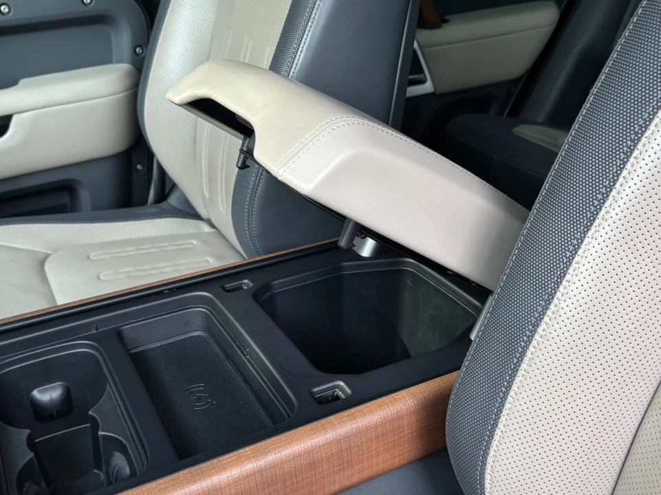 2022 Land Rover Defender L663 - Image 13 of 31