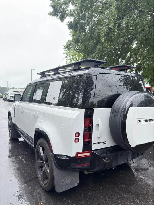 2022 Land Rover Defender L663 - Image 3 of 8