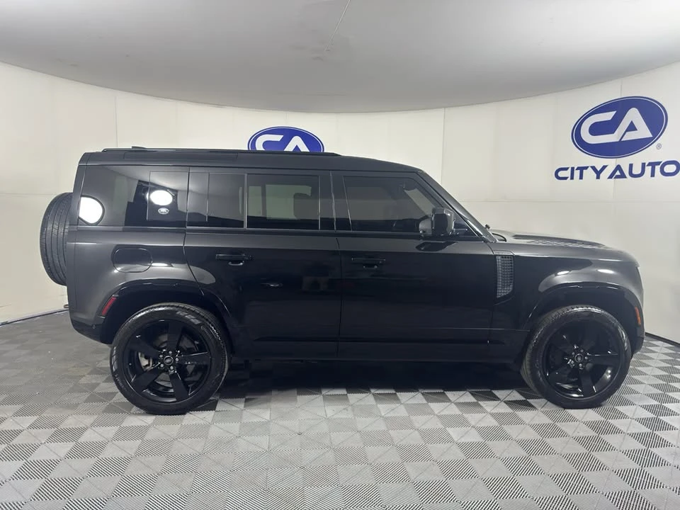 2022 Land Rover Defender L663 - Image 2 of 20