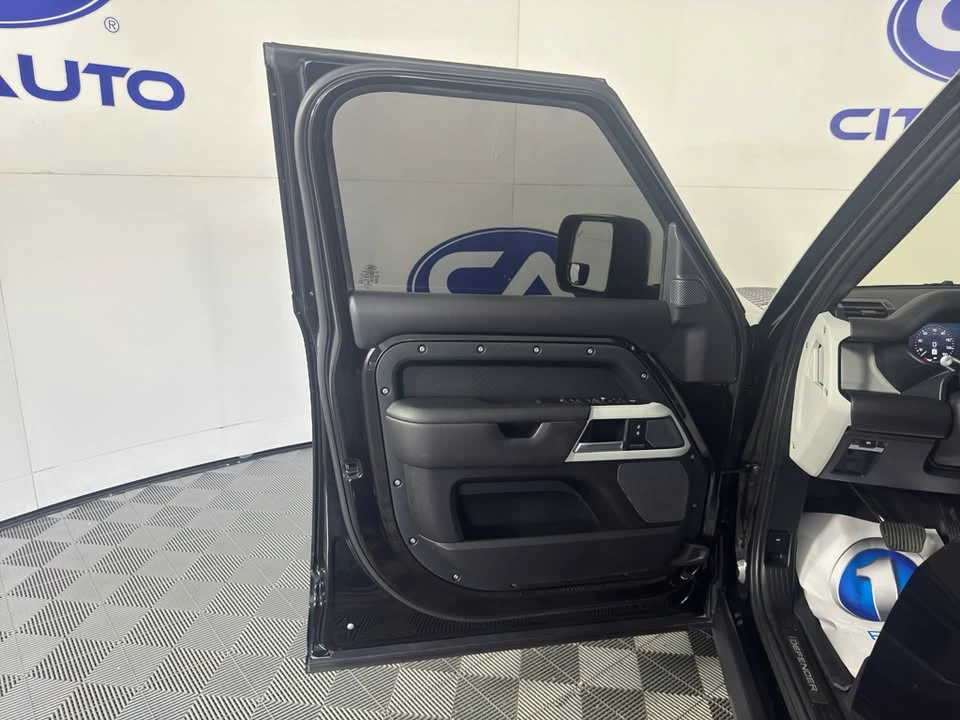 2022 Land Rover Defender L663 - Image 14 of 20