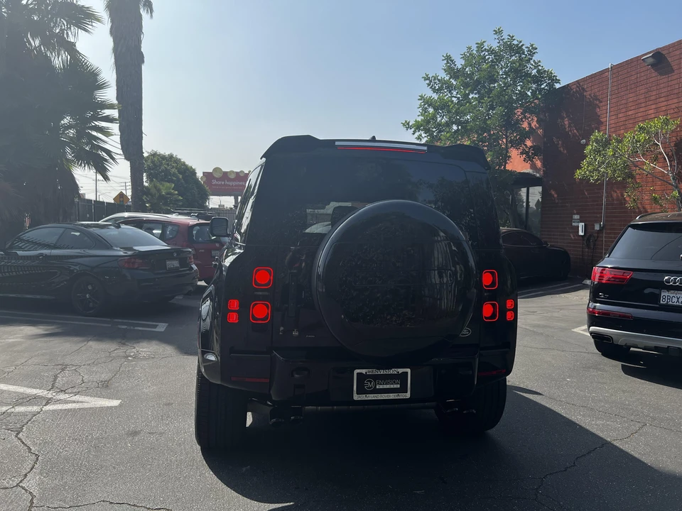 2022 Land Rover Defender L663 - Image 12 of 31