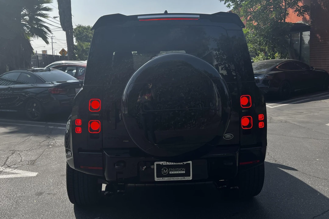 2022 Land Rover Defender L663 - Image 5 of 31