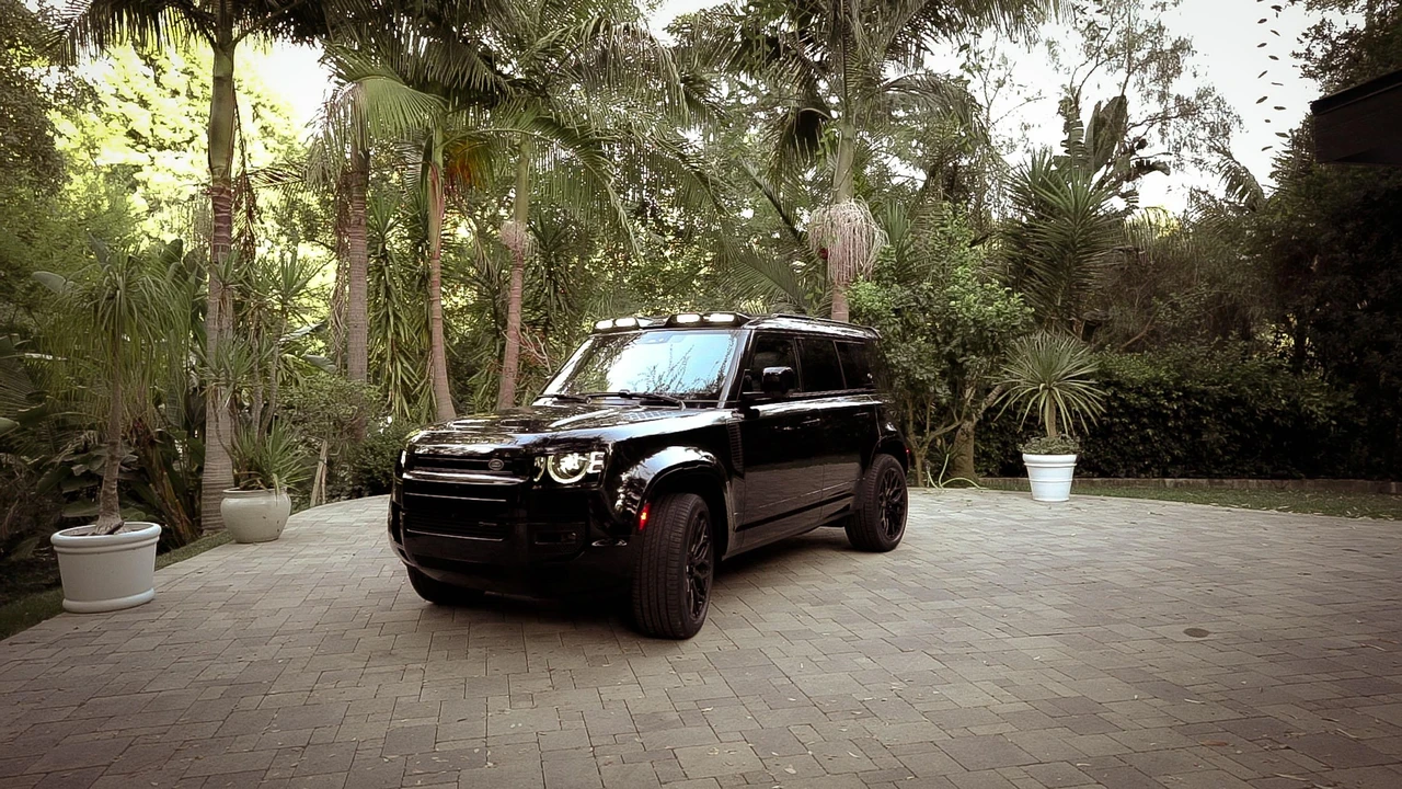 2022 Land Rover Defender L663 - Image 7 of 31