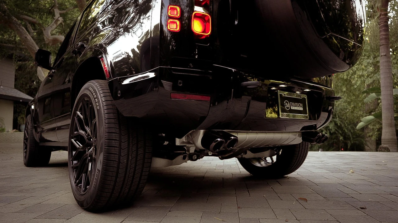 2022 Land Rover Defender L663 - Image 30 of 31