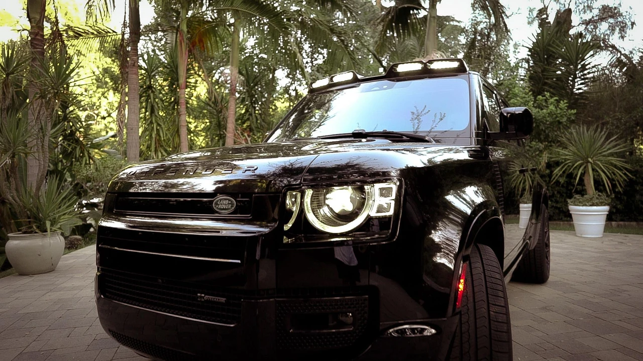 2022 Land Rover Defender L663 - Image 27 of 31