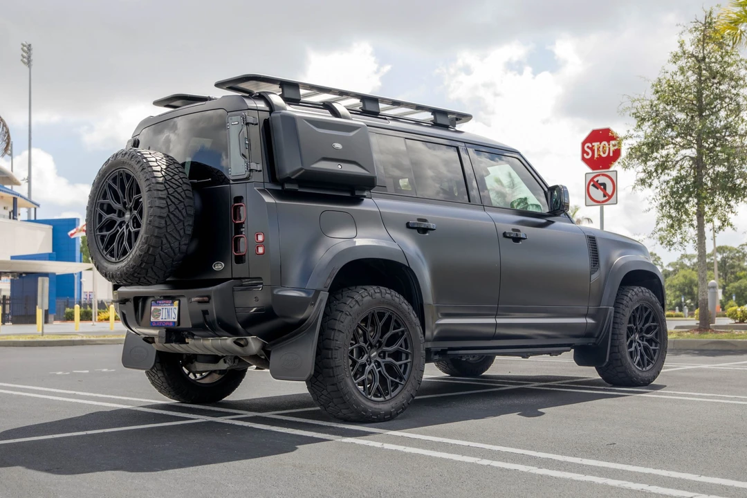 2022 Land Rover Defender L663 - Image 8 of 31