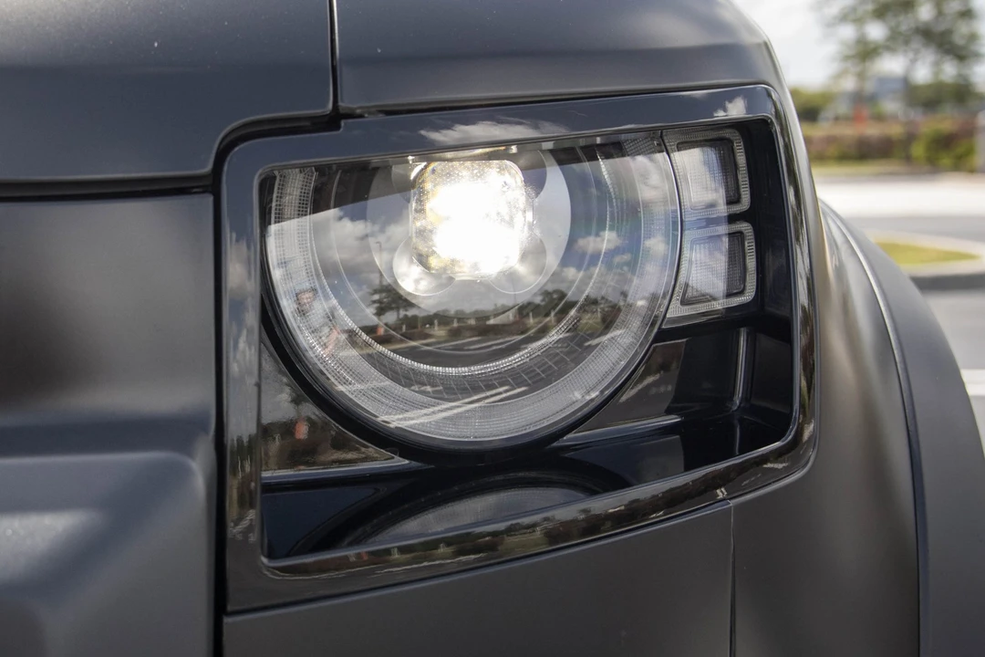 2022 Land Rover Defender L663 - Image 30 of 31