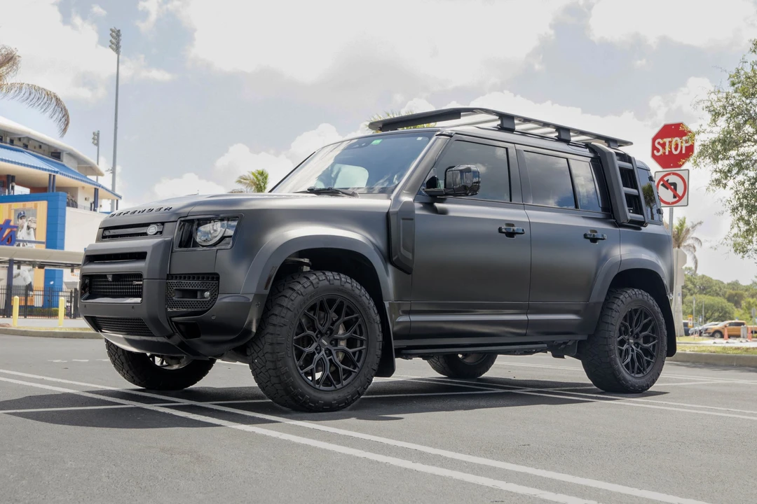 2022 Land Rover Defender L663 - Image 2 of 31