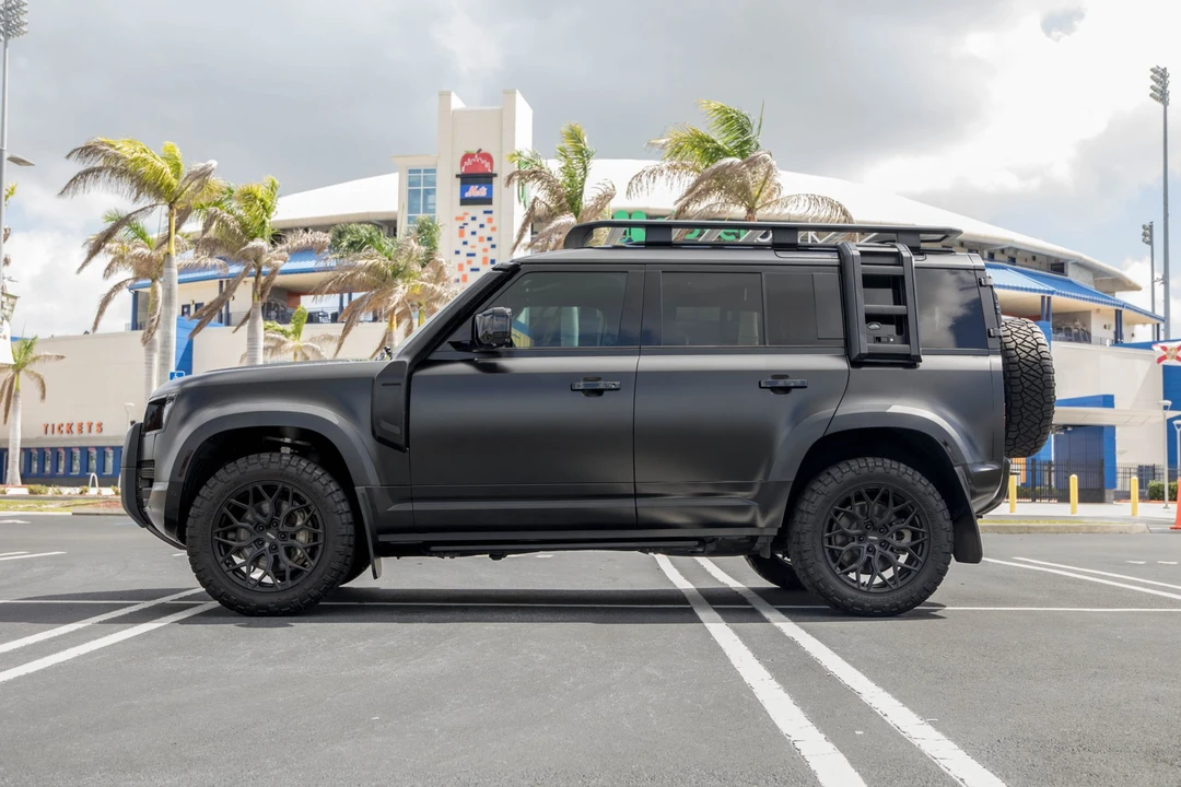 2022 Land Rover Defender L663 - Image 11 of 31