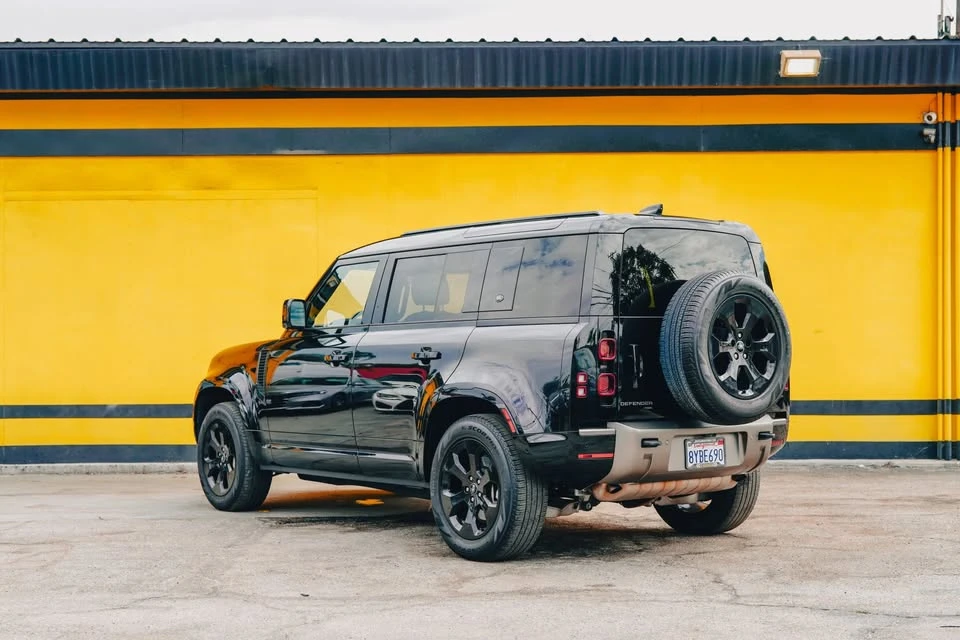 2022 Land Rover Defender L663 - Image 8 of 18