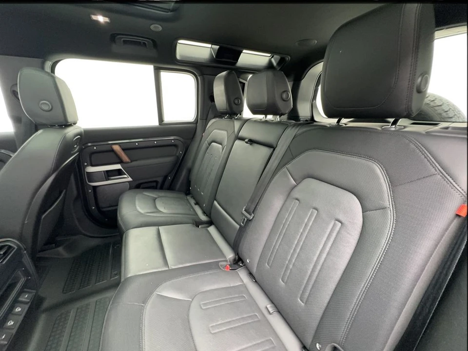 2022 Land Rover - Image 25 of 31
