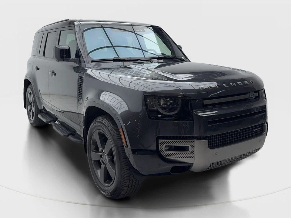 2022 Land Rover - Image 2 of 31