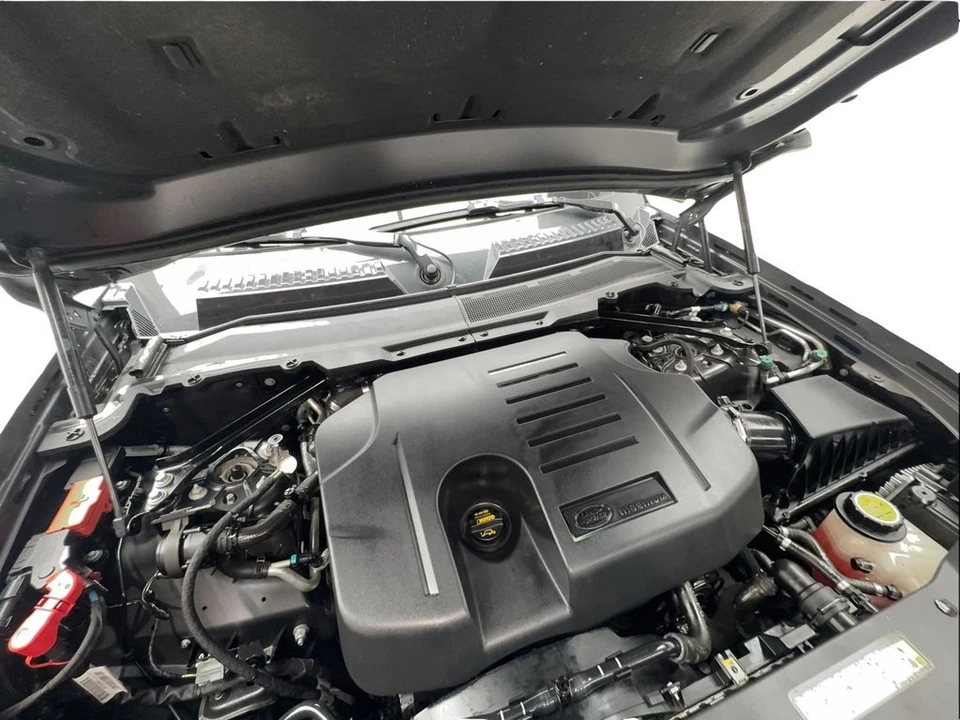 2022 Land Rover - Image 18 of 31