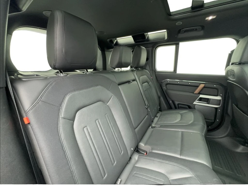 2022 Land Rover Defender L663 - Image 27 of 31