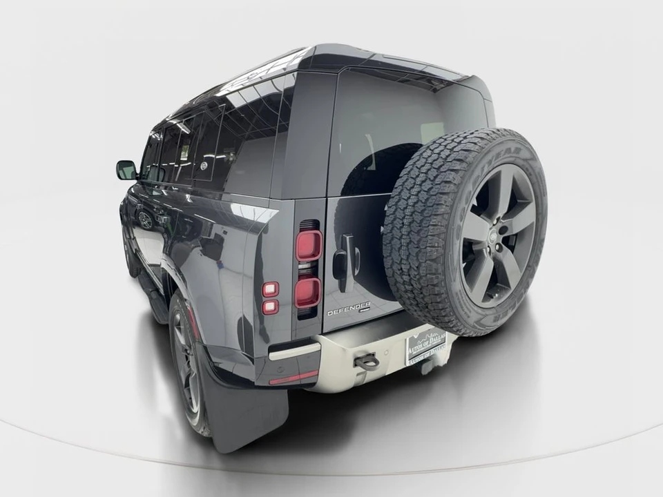 2022 Land Rover - Image 10 of 31