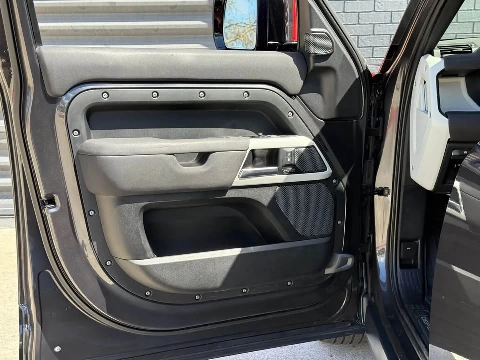 2022 Land Rover Defender L663 - Image 7 of 15