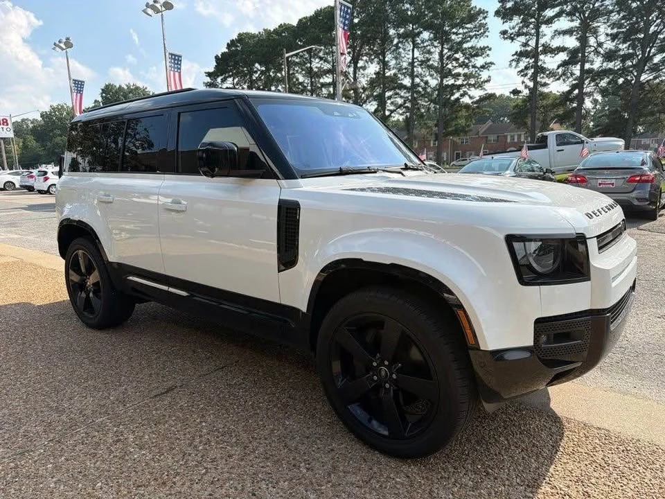 2022 Land Rover Defender L663 - Image 8 of 18
