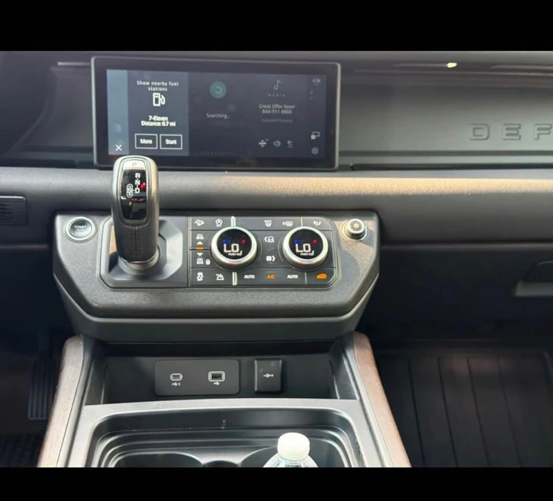 2022 Land Rover Defender L663 - Image 11 of 16