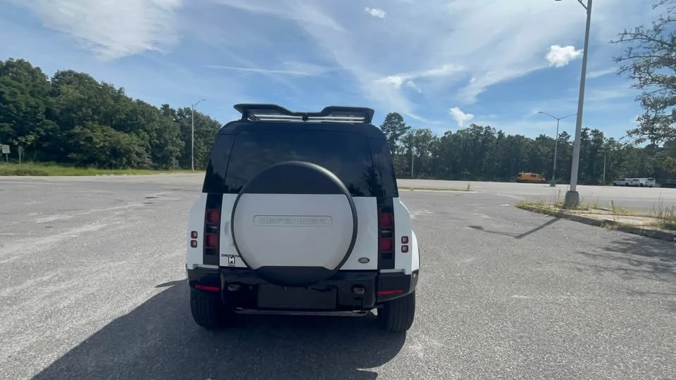 2022 Land Rover Defender L663 - Image 7 of 20