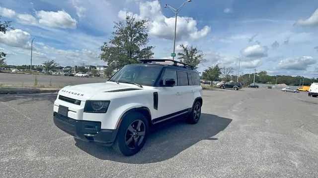 2022 Land Rover Defender 110 X-Dynamic SE
