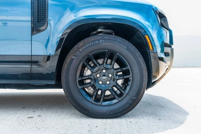 2022 Land Rover Defender L663 - Image 19 of 21