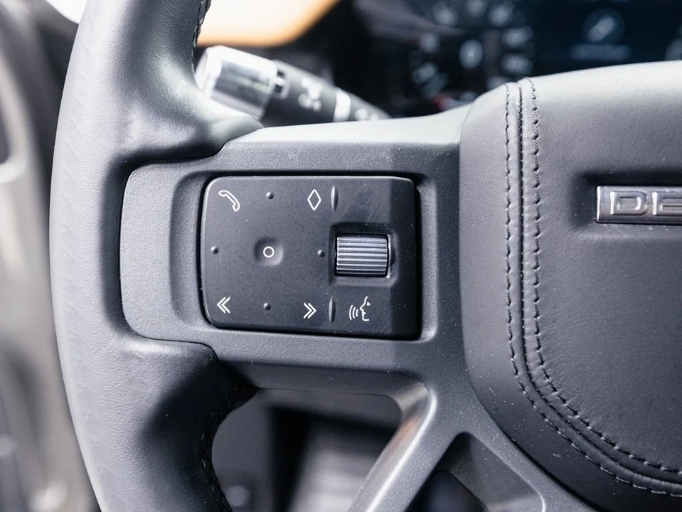2022 Land Rover Defender L663 - Image 10 of 12