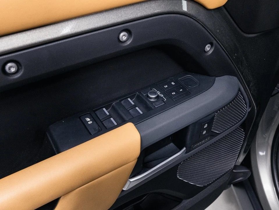 2022 Land Rover Defender L663 - Image 6 of 12
