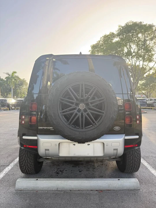 2022 Land Rover Defender L663 - Image 7 of 19
