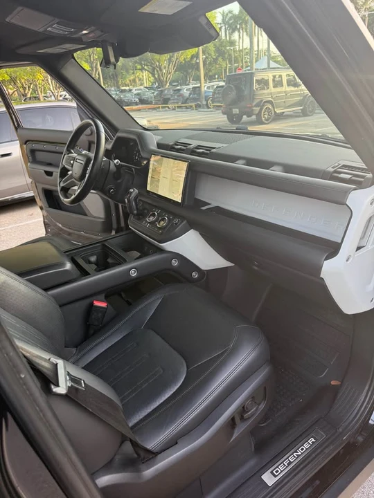 2022 Land Rover Defender L663 - Image 18 of 19