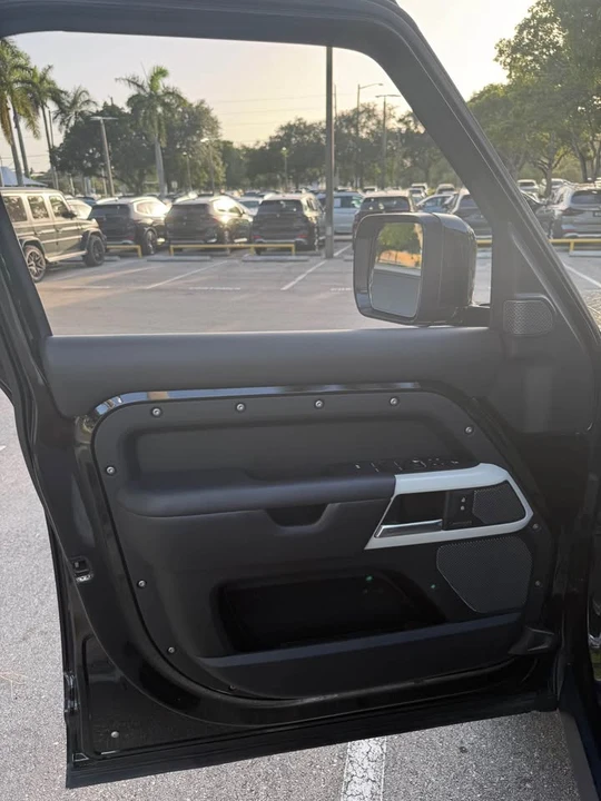 2022 Land Rover Defender L663 - Image 10 of 19