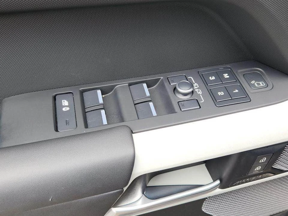 2022 Land Rover Defender L663 - Image 12 of 19