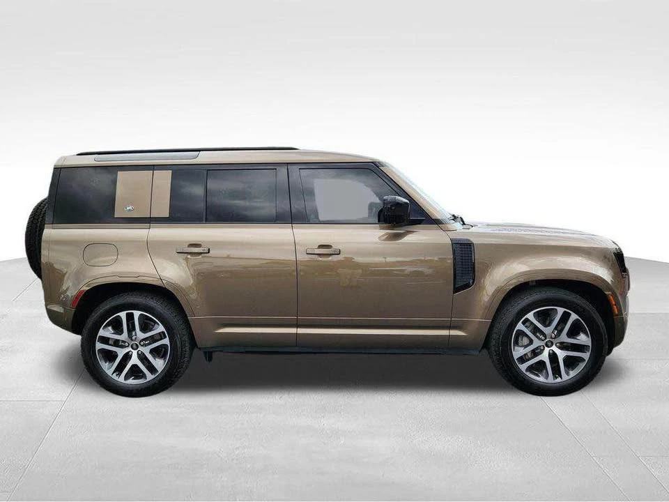 2022 Land Rover Defender L663 - Image 7 of 19