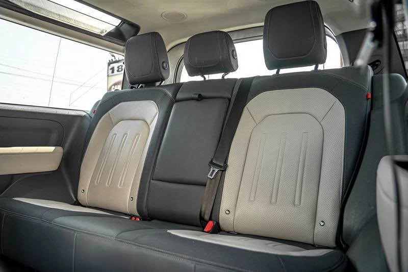 2022 Land Rover Defender L663 - Image 7 of 13