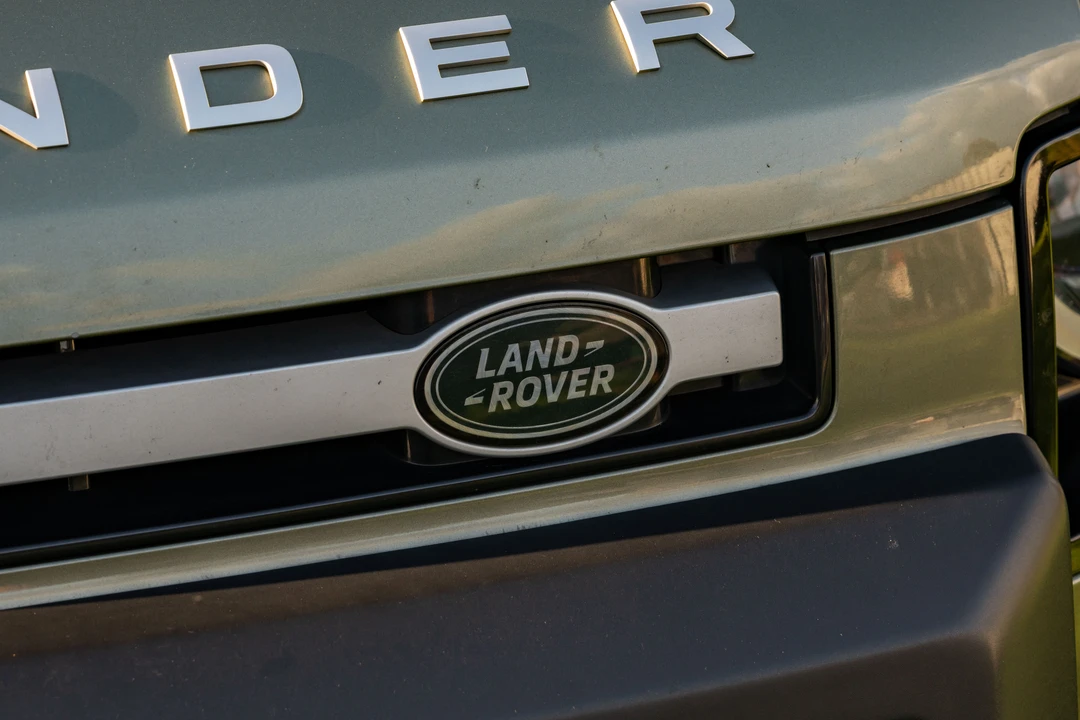 2022 Land Rover Defender L663 - Image 14 of 31