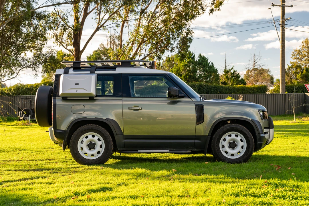 2022 Land Rover Defender L663 - Image 8 of 31
