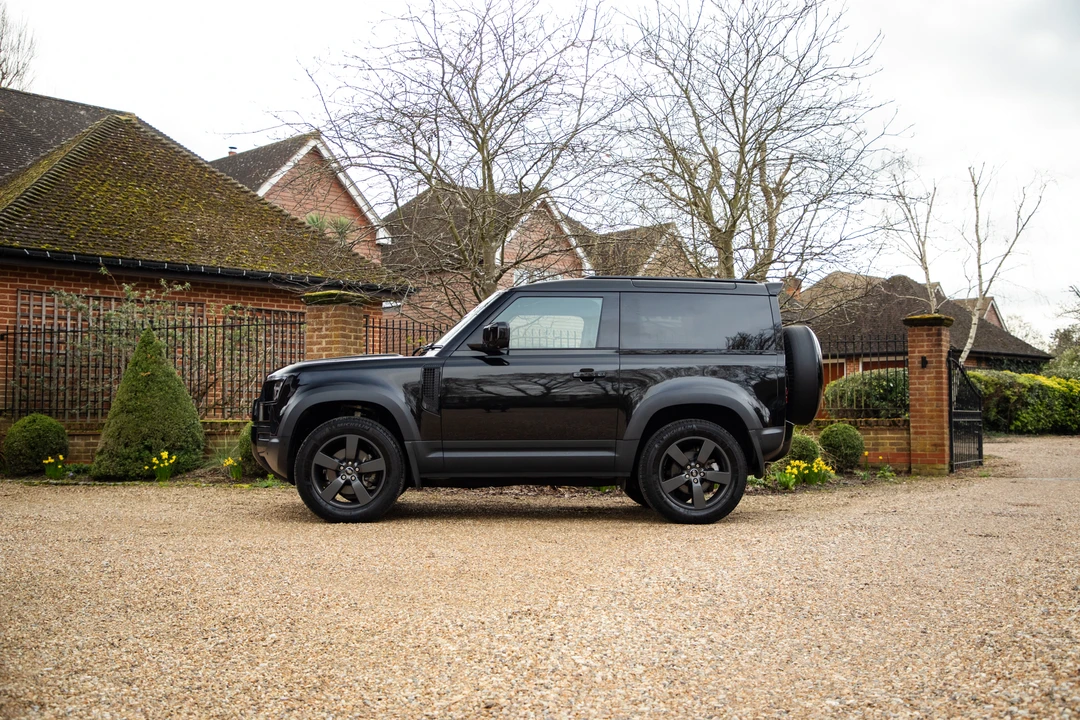 2022 Land Rover Defender 90 - Image 8 of 31