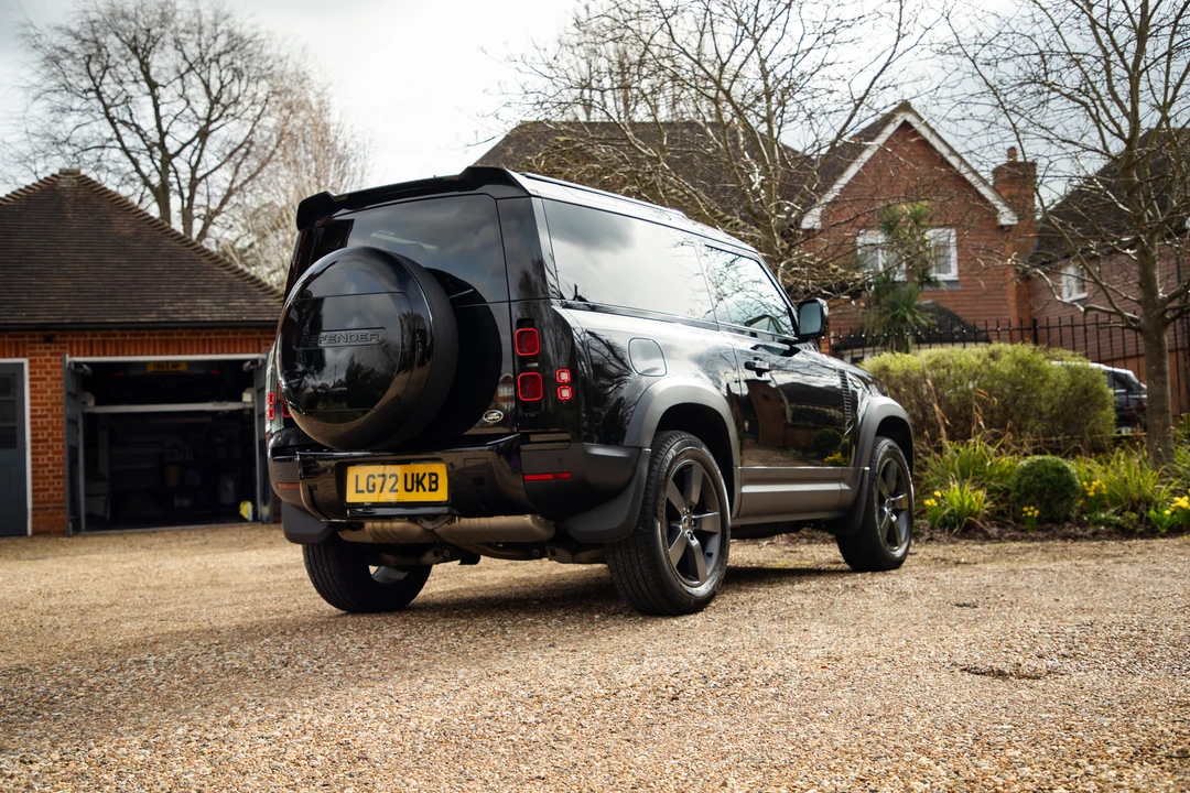 2022 Land Rover Defender 90 - Image 5 of 31