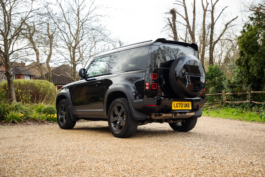 2022 Land Rover Defender 90 - Image 7 of 31