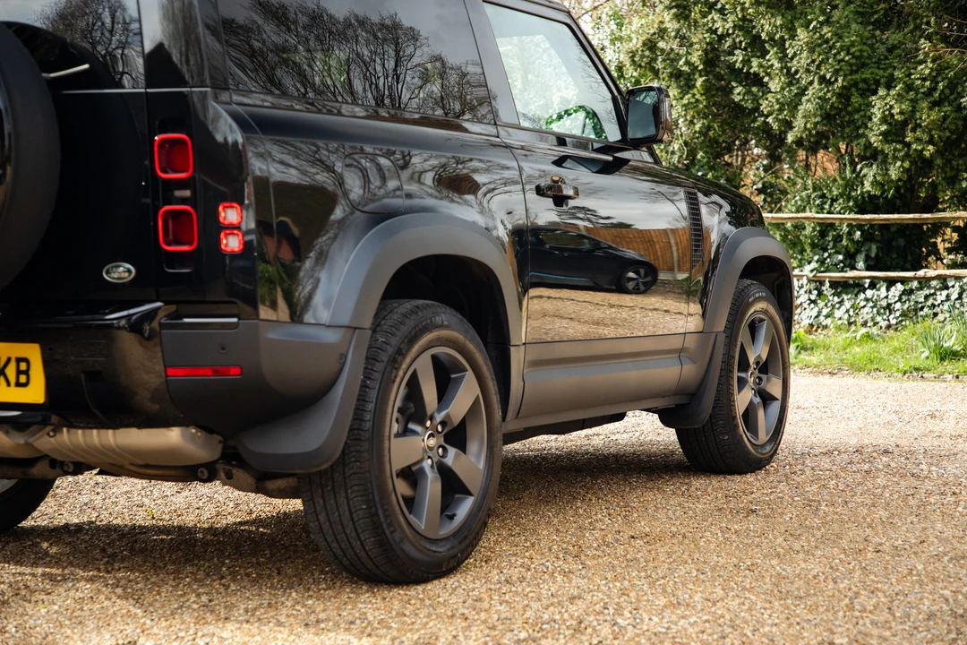 2022 Land Rover Defender 90 - Image 30 of 31