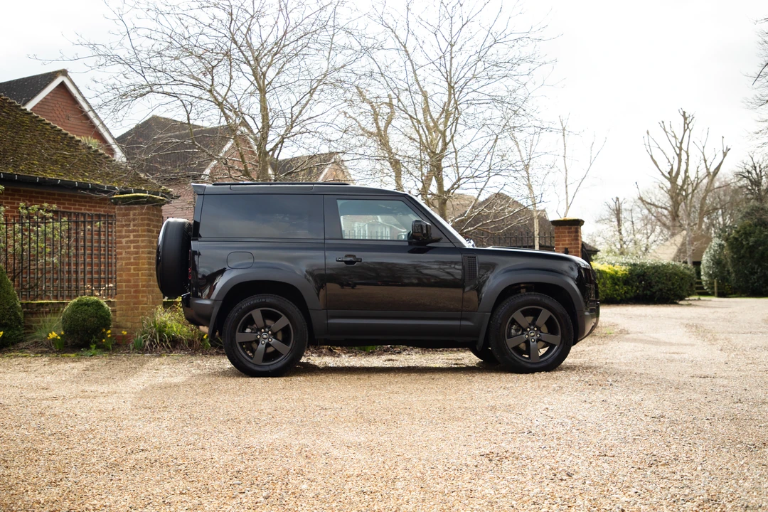 2022 Land Rover Defender 90 - Image 4 of 31