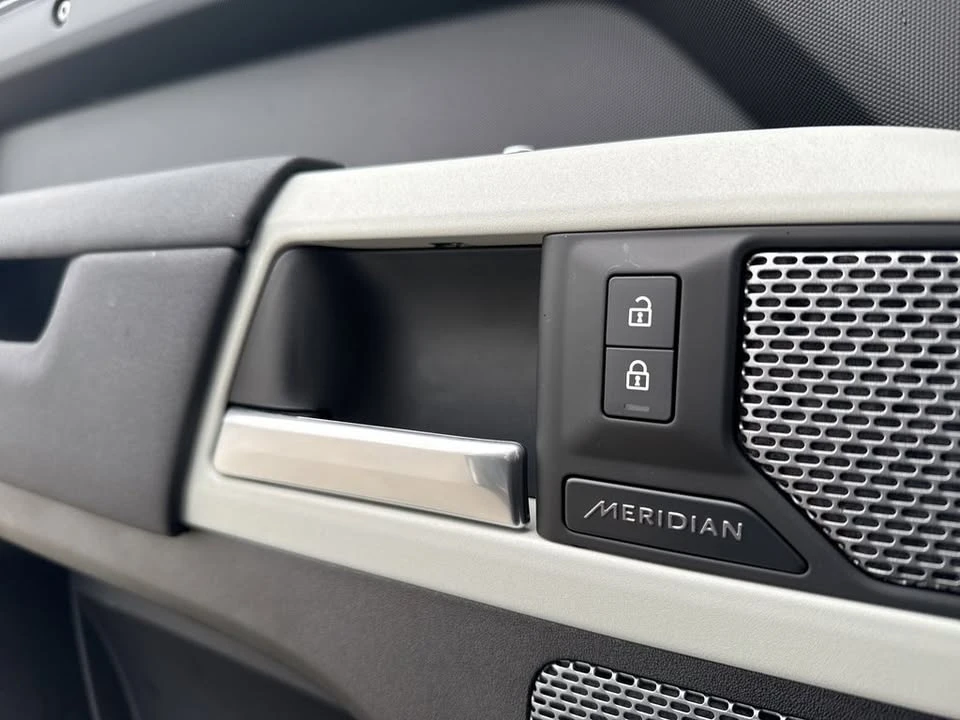 2022 Land Rover Defender L663 - Image 15 of 20