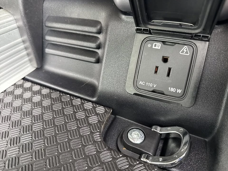 2022 Land Rover Defender L663 - Image 6 of 20