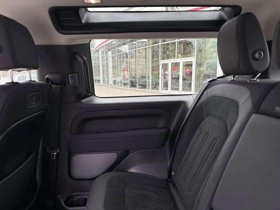 2022 Land Rover Defender L663 - Image 17 of 20