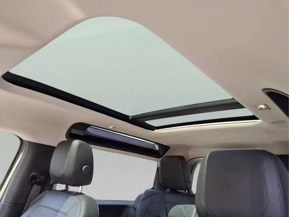 2022 Land Rover Defender L663 - Image 3 of 10