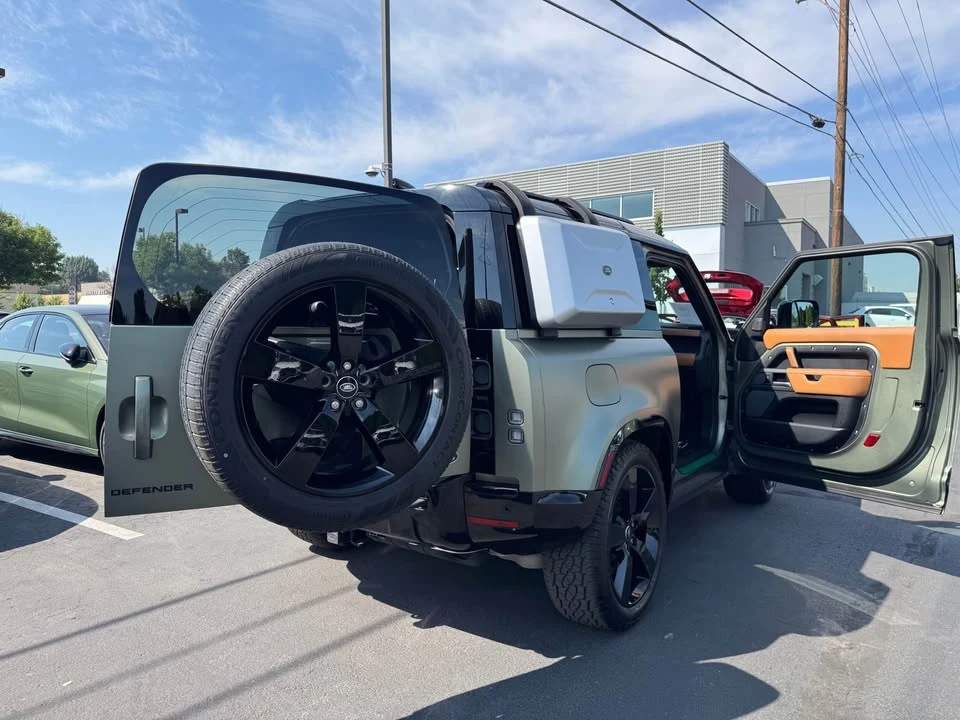 2022 Land Rover Defender L663 - Image 3 of 9