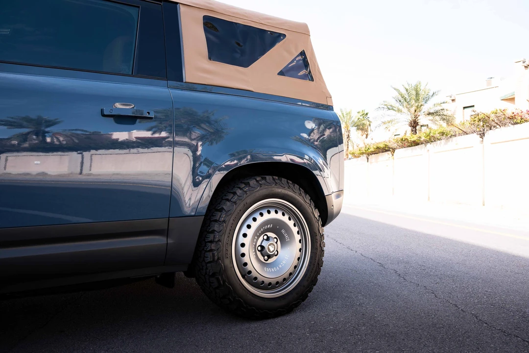 2023 Land Rover Defender L663 - Image 29 of 31