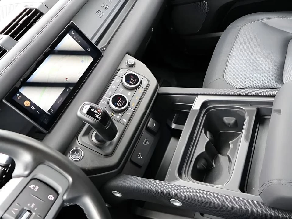 2022 Land Rover Defender L663 - Image 18 of 20