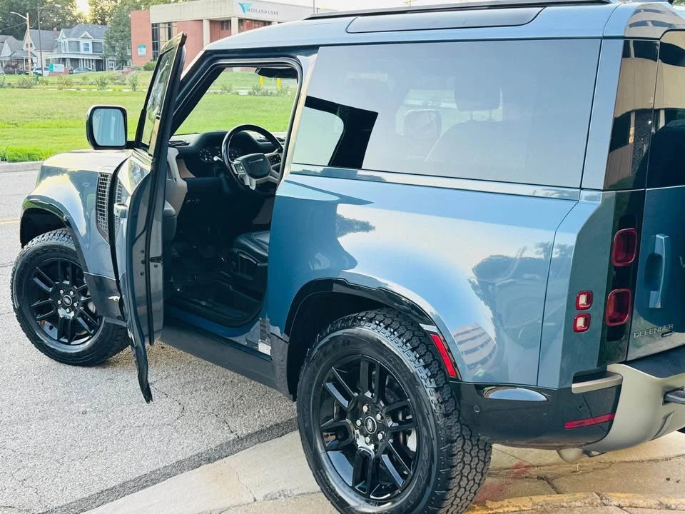 2022 Land Rover Defender L663 - Image 14 of 17